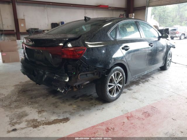 3KPF24AD6NE467743 KIA Forte Lxs