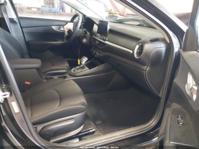3KPF24AD6NE467743 KIA Forte Lxs