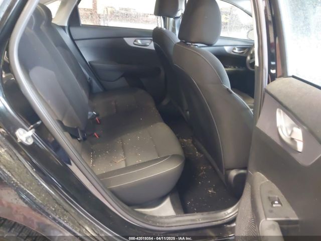 3KPF24AD6NE467743 KIA Forte Lxs