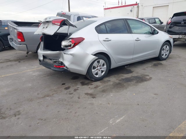 3KPFK4A70JE257871 KIA FORTE LX