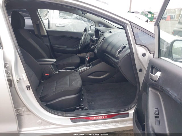 3KPFK4A70JE257871 KIA FORTE LX