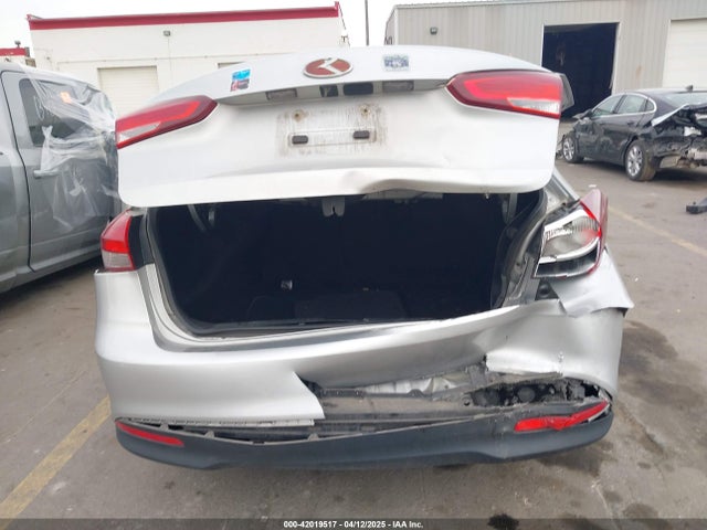3KPFK4A70JE257871 KIA FORTE LX