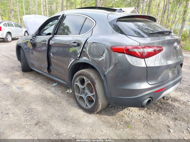 2018 ALFA ROMEO STELVIO ZASFAKBN9J7B90506 Photo 2