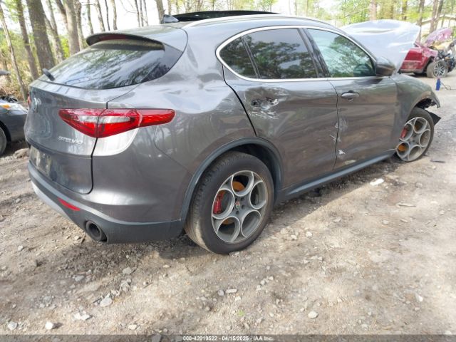 2018 ALFA ROMEO STELVIO ZASFAKBN9J7B90506 Photo 3