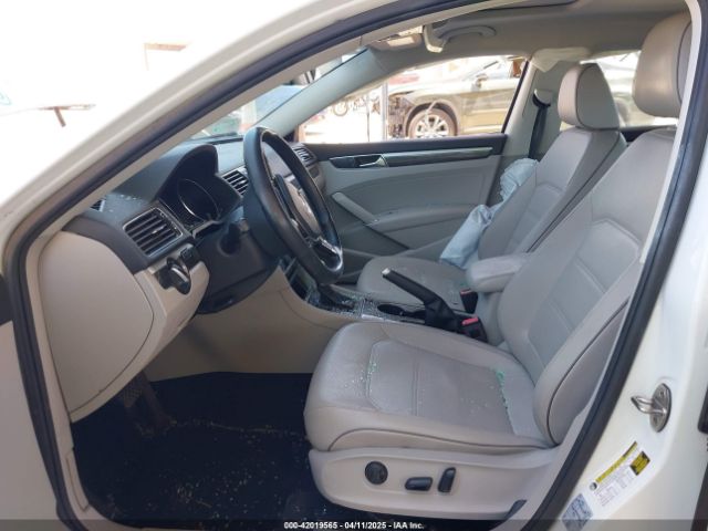 1VWBA7A30JC052183 Volkswagen Passat 2.0t Se