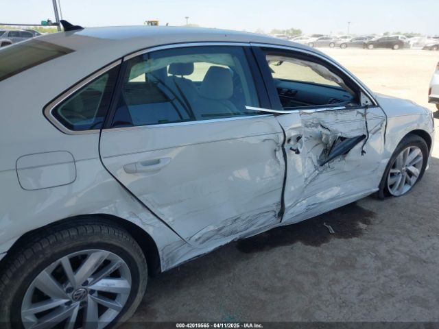 1VWBA7A30JC052183 Volkswagen Passat 2.0t Se