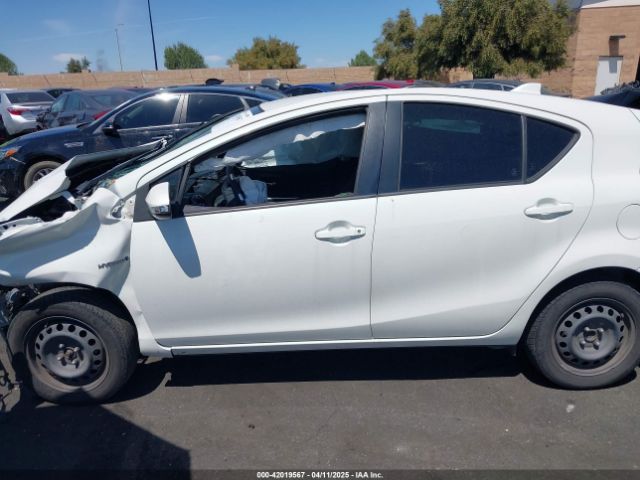 JTDKDTB34F1112714 Toyota Prius C Two