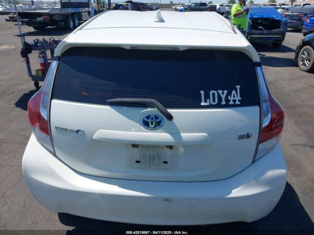 JTDKDTB34F1112714 Toyota Prius C Two