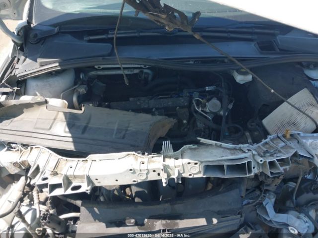 1FADP3F24JL231447 Ford FOCUS SE