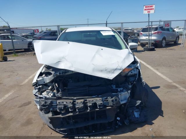 1FADP3F24JL231447 Ford FOCUS SE