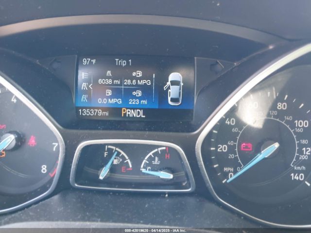 1FADP3F24JL231447 Ford FOCUS SE
