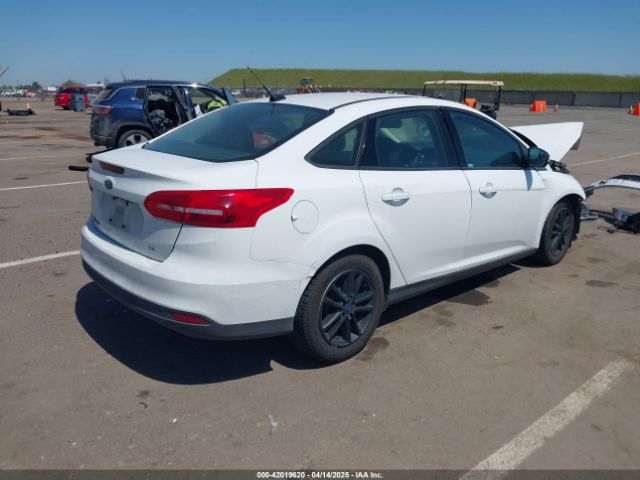 1FADP3F24JL231447 Ford FOCUS SE