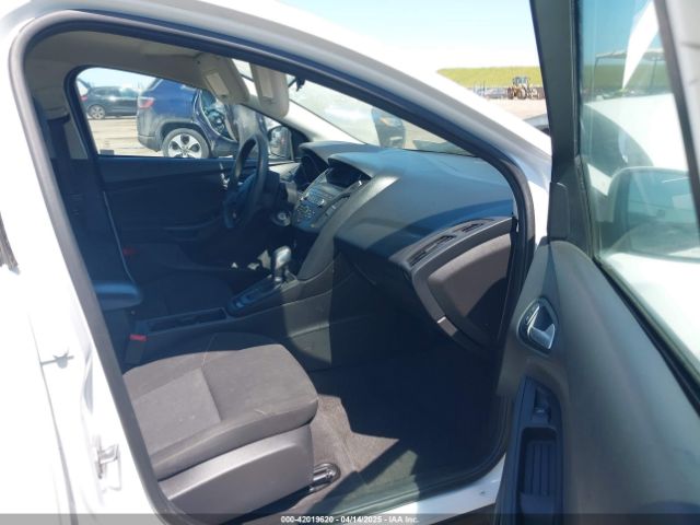 1FADP3F24JL231447 Ford FOCUS SE