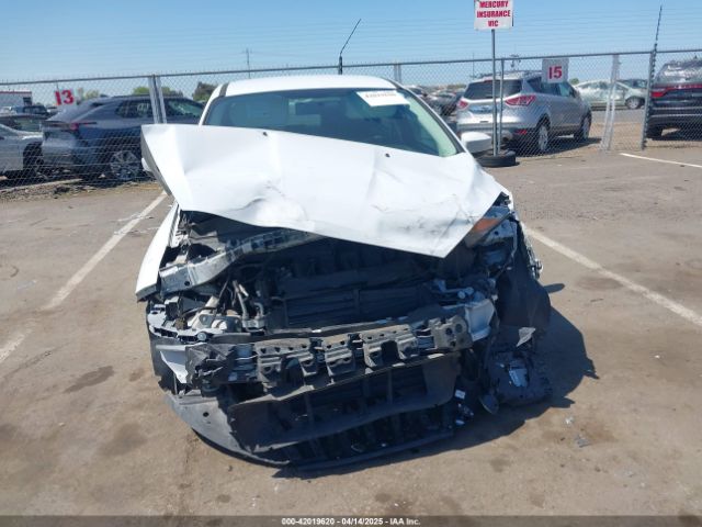 1FADP3F24JL231447 Ford FOCUS SE