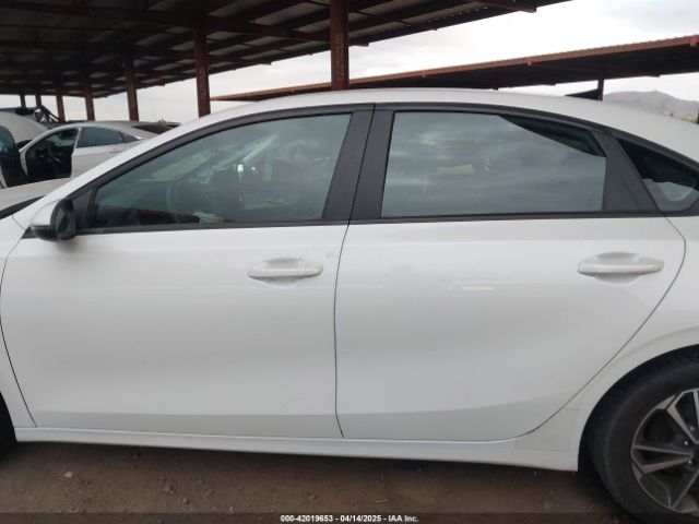 3KPF24AD1PE538737 KIA Forte Lxs