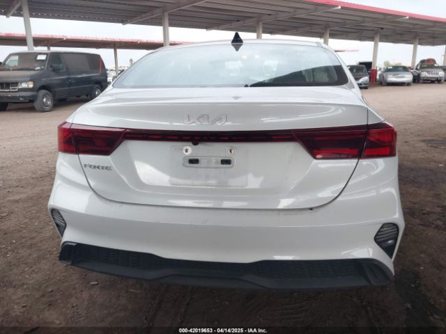 3KPF24AD1PE538737 KIA Forte Lxs