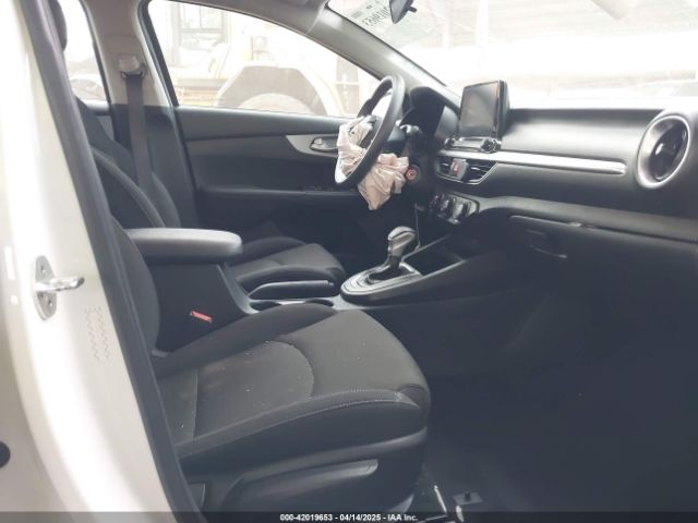 3KPF24AD1PE538737 KIA Forte Lxs