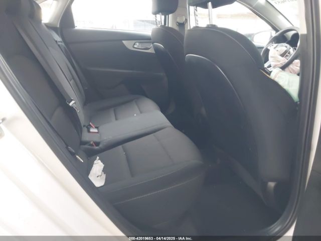 3KPF24AD1PE538737 KIA Forte Lxs