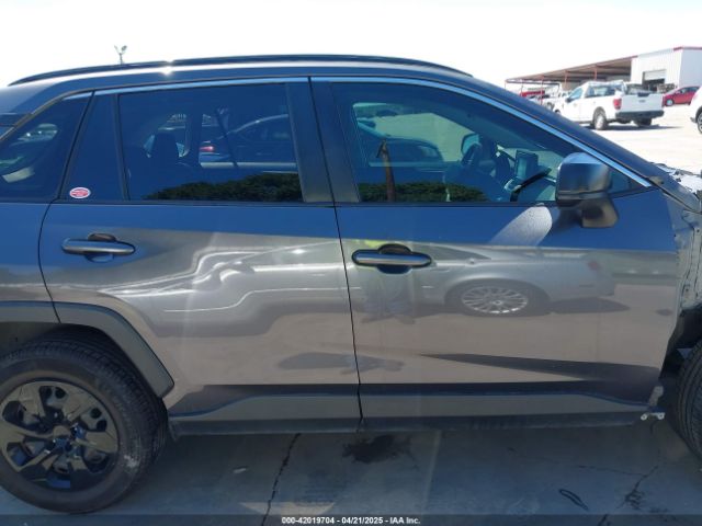 JTMH1RFV3KJ008405 Toyota RAV4 LE
