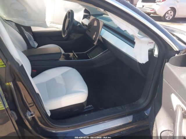 5YJ3E1EBXJF055203 Tesla Model 3 Long Range/performance