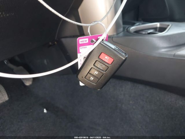 JTMRJREVXHD117747 Toyota Rav4 Hybrid Xle