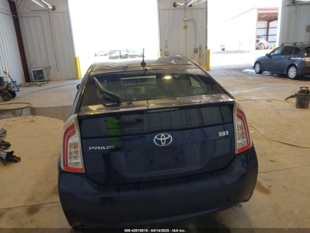 JTDKN3DU0F0460485 Toyota Prius Three
