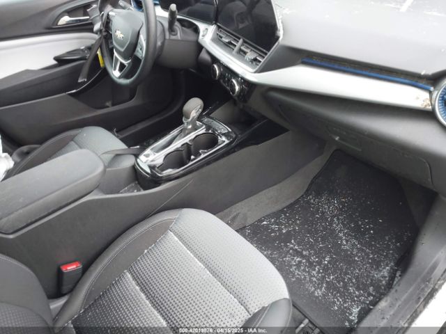 KL77LHEP8SC128818 Chevrolet Trax Fwd Lt