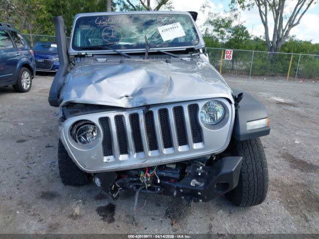 1C4HJXDG7JW170077 Jeep Wrangler Unlimited Sport 4x4