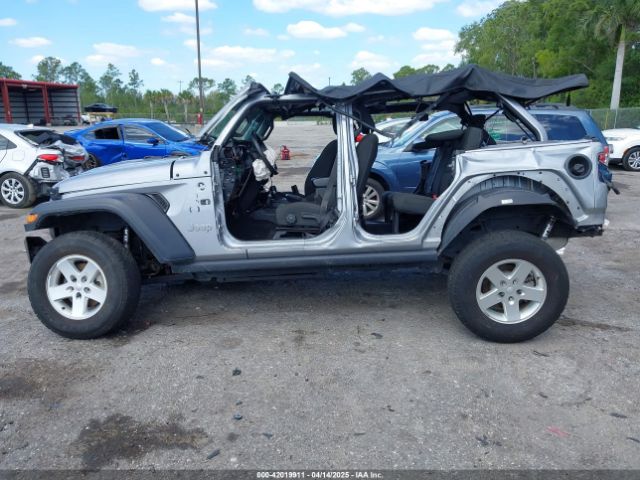 1C4HJXDG7JW170077 Jeep Wrangler Unlimited Sport 4x4