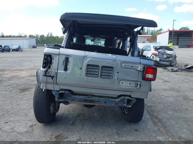 1C4HJXDG7JW170077 Jeep Wrangler Unlimited Sport 4x4