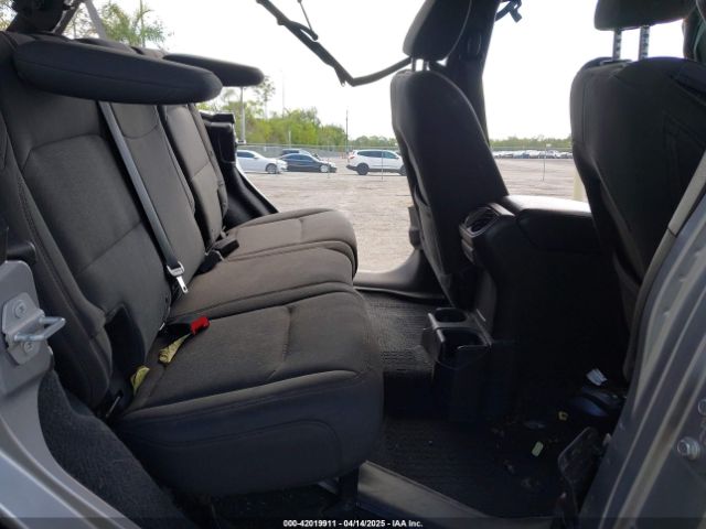 1C4HJXDG7JW170077 Jeep Wrangler Unlimited Sport 4x4