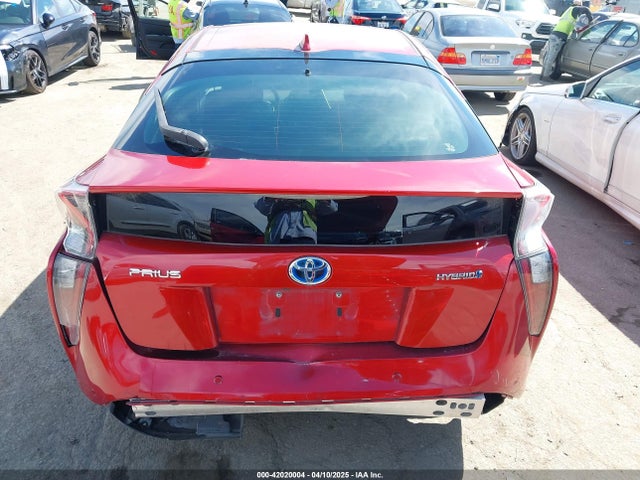 Toyota Prius Two 2018 JTDKBRFU0J3598236 Image 32