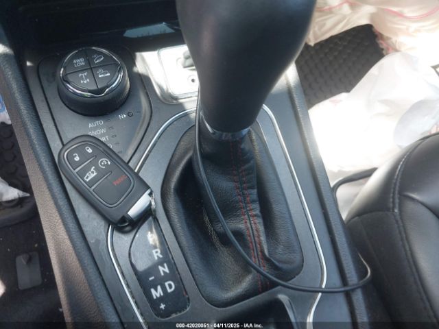 1C4PJMBXXKD433284 Jeep Cherokee Trailhawk 4x4