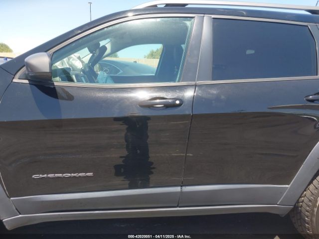 1C4PJMBXXKD433284 Jeep Cherokee Trailhawk 4x4