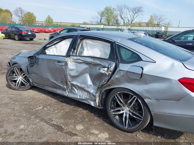 1HGCV2F95NA013734 Honda Accord Touring