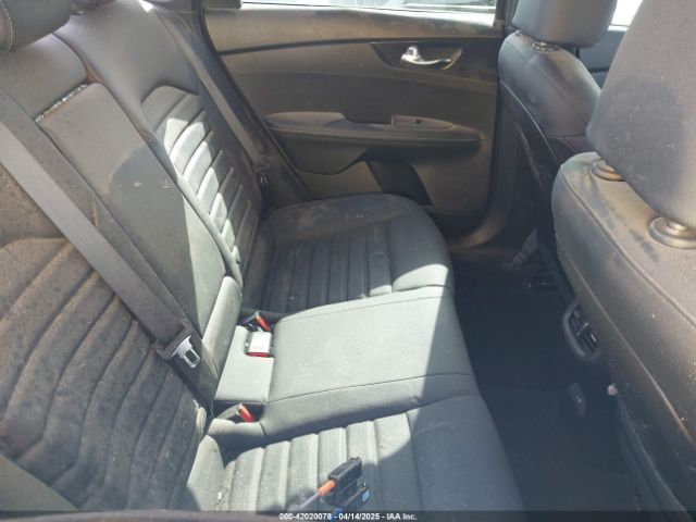 3KPF54AD6PE670383 KIA Forte Gt-line