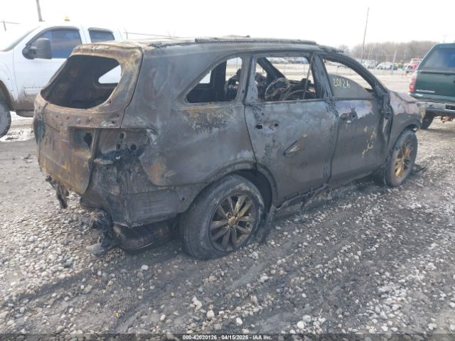 5XYPGDA33GG136556 KIA Sorento 2.4l Lx