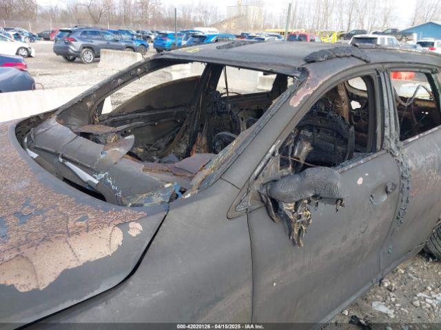 5XYPGDA33GG136556 KIA Sorento 2.4l Lx