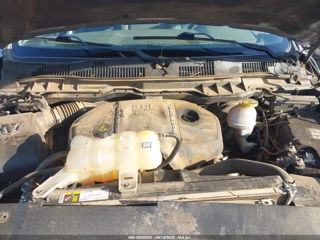 1C6RR7KM7KS726166 RAM 1500 Classic Tradesman  4x4 5'7 Box