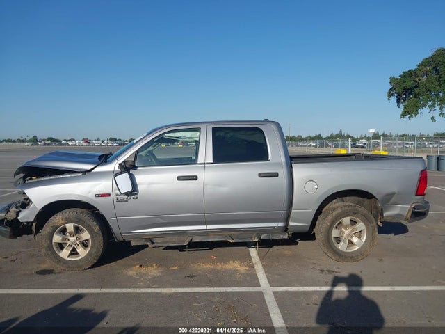 1C6RR7KM7KS726166 RAM 1500 Classic Tradesman  4x4 5'7 Box