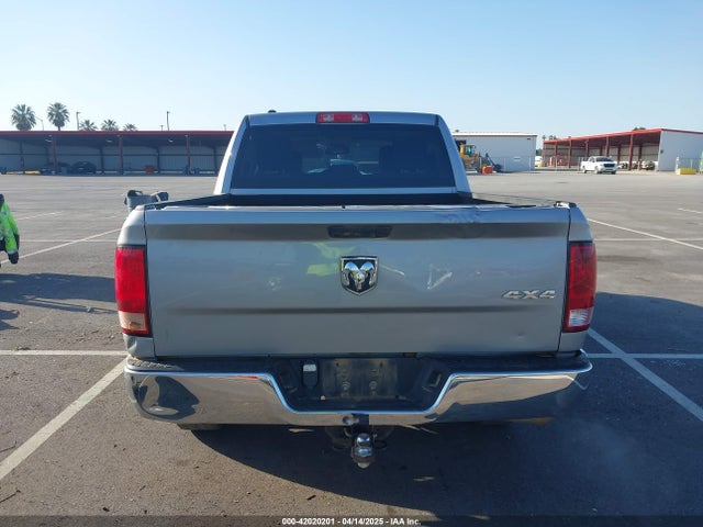 1C6RR7KM7KS726166 RAM 1500 Classic Tradesman  4x4 5'7 Box