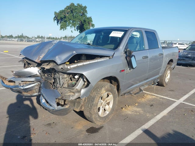 1C6RR7KM7KS726166 RAM 1500 Classic Tradesman  4x4 5'7 Box
