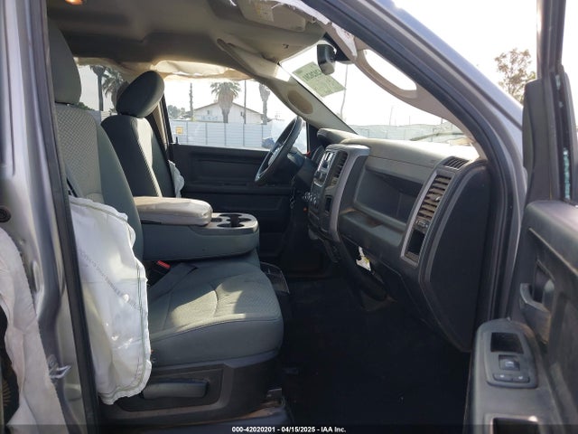 1C6RR7KM7KS726166 RAM 1500 Classic Tradesman  4x4 5'7 Box