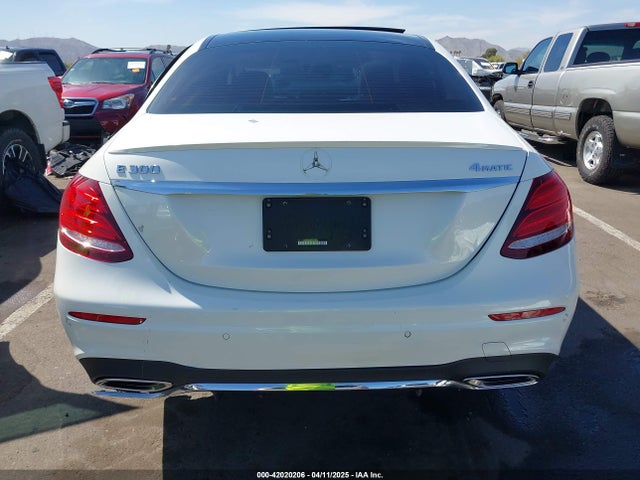 WDDZF4KB5JA367649 Mercedes-Benz E 300 4matic