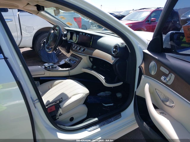 WDDZF4KB5JA367649 Mercedes-Benz E 300 4matic