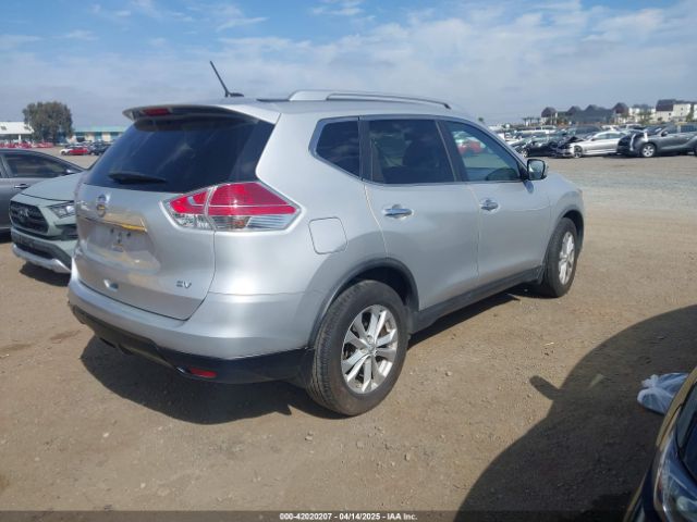KNMAT2MT5GP605015 Nissan ROGUE SV