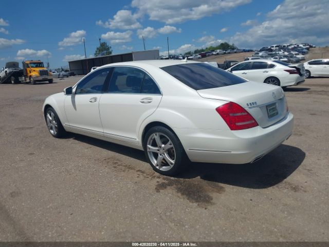 2013 MERCEDES-BENZ S 550 WDDNG7DB1DA508795 Photo 2