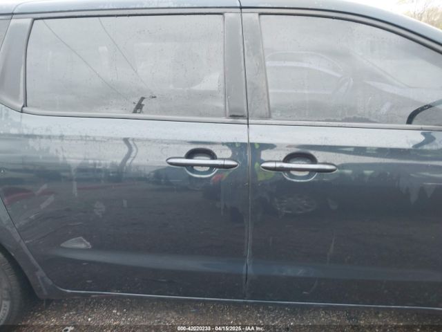 KNDMB5C12H6247879 KIA SEDONA LX