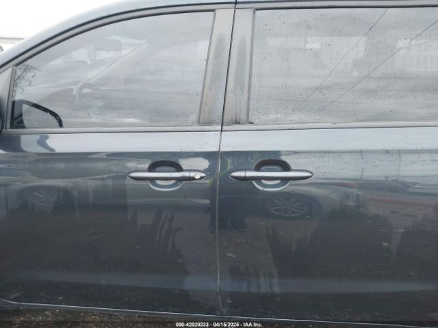 KNDMB5C12H6247879 KIA SEDONA LX