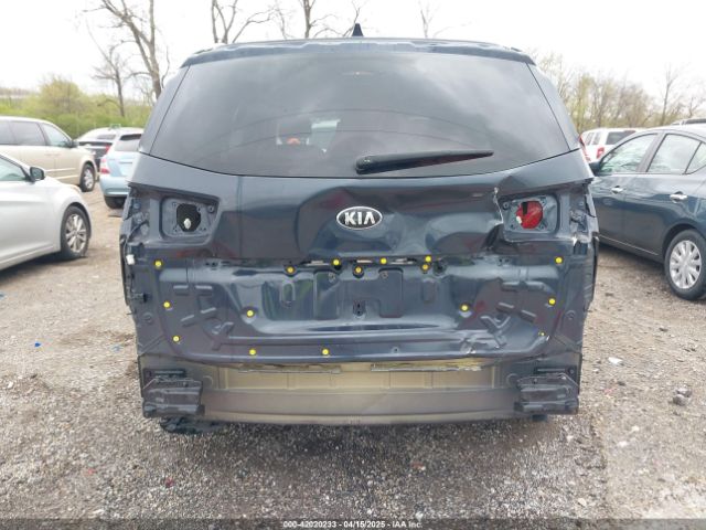 KNDMB5C12H6247879 KIA SEDONA LX